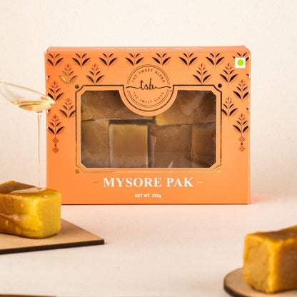 THE SWEET BLEND 6-in-1 Gift Hamper | Soan Papdi (300 g), Farali Chivda (200 g), Mysore Pak (250 g), Dry Fruit Bites, All-Flavor Crunch & Rose Kaju Katli | Assorted Mithai & Snacks Box | Raksha Bandh