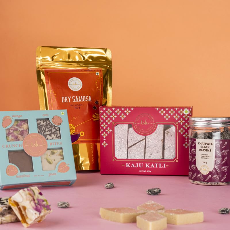THE SWEET BLEND Meetha Chatpata Gift Hamper | Dry Samosa (150 g), Chatpata Black Raisins (150 g), Kaju Katli (250 g) & Crunch Bites | Assorted Mithai & Namkeen Combo Box | Ideal Gift for Raksha Band
