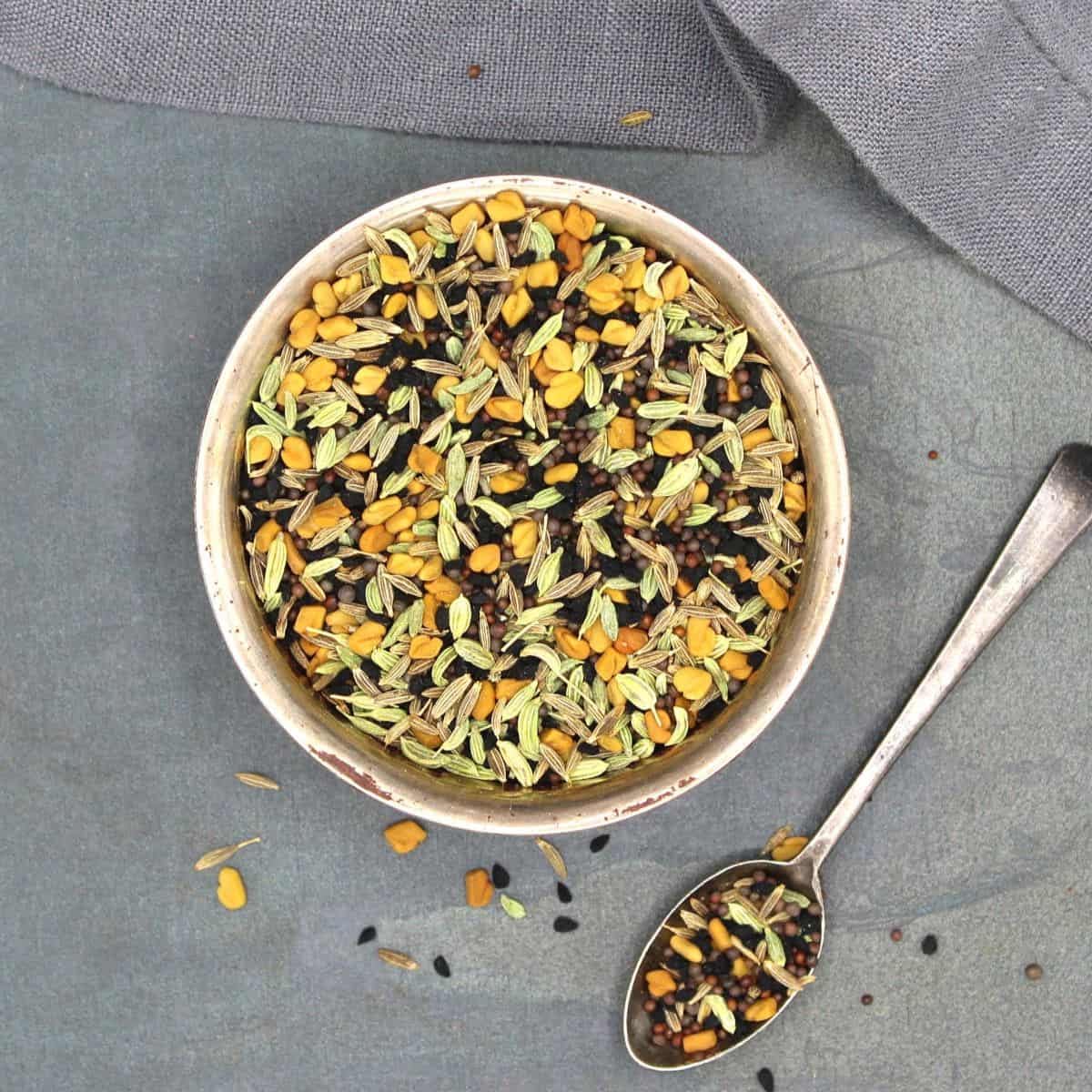 SARANZ Panch Phoron Masala Five Spice Blend In One Bengali Masala Panch Foran Grinded Perfect for Cooking, Ready to Use, No added colours, Spice Whole and Masalas, Premium Artisanal Spices with Rich & Strong Flavour-100 Grams Sprinkler Jar