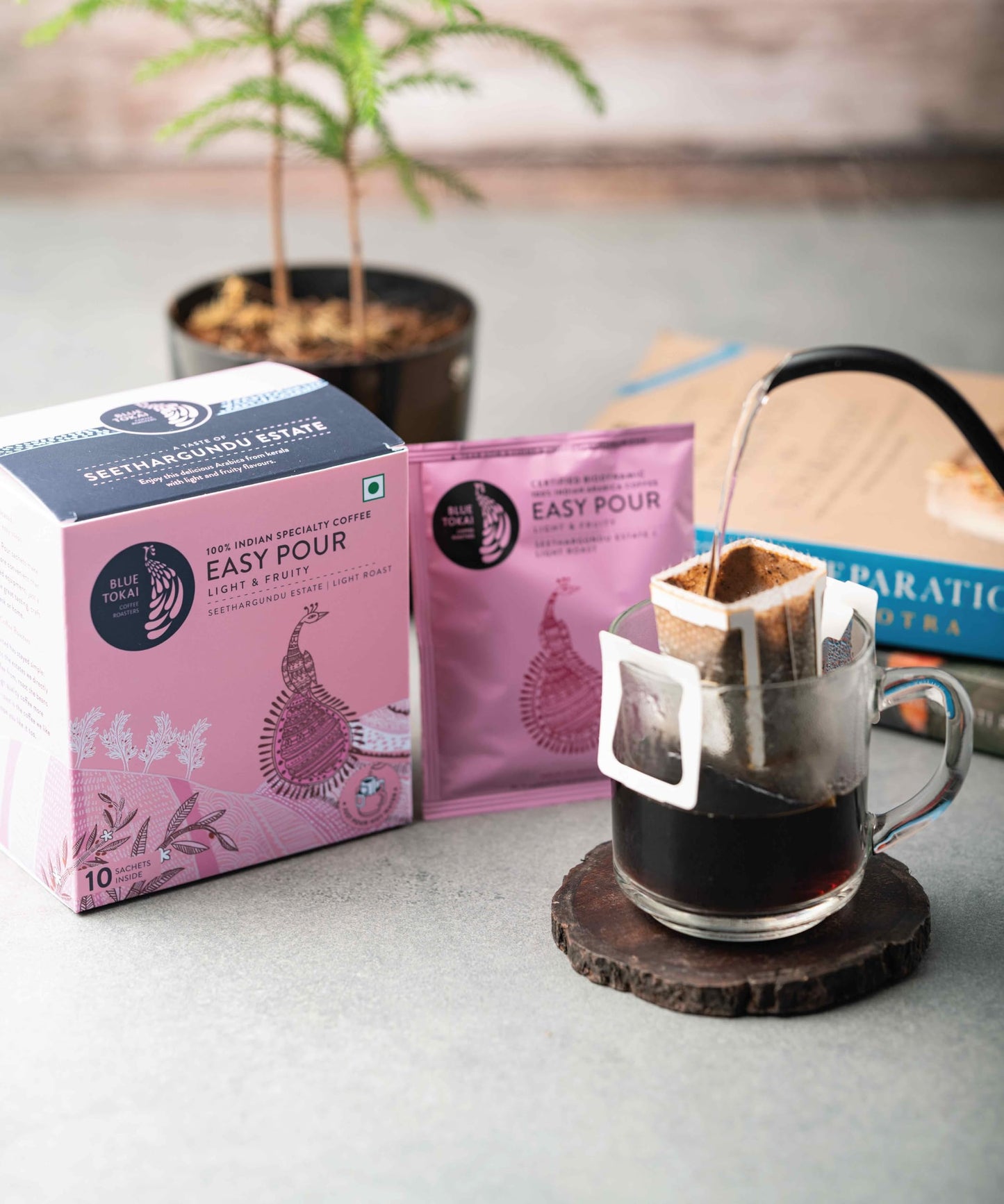 Blue Tokai Coffee Roasters Easy Pour Over Coffee Drip Bags | Seethargundu Estate - Light Roast | Pack Of 10 Sachets | 100% Arabica Beans | Ready to Brew in 2 Mins | Just Pour In Hot Water