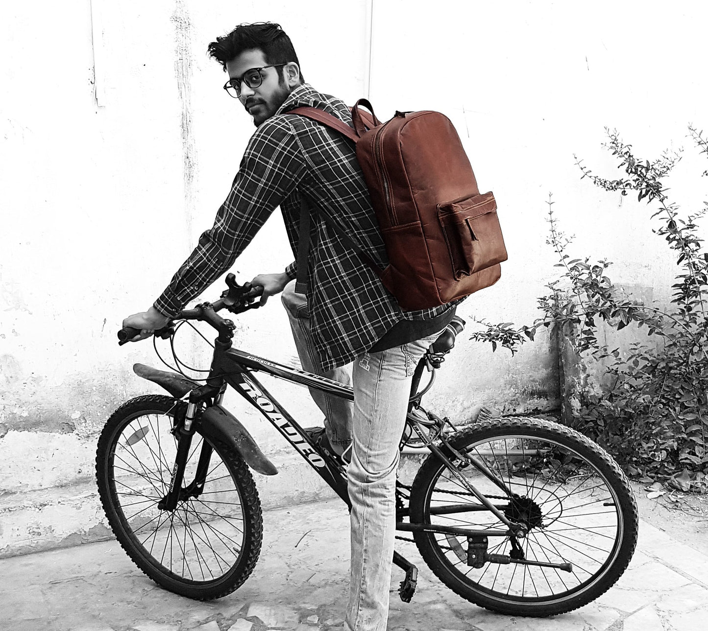 18" Brown Leather Backpack Vintage Rucksack Laptop Bag Water Resistant- image 7