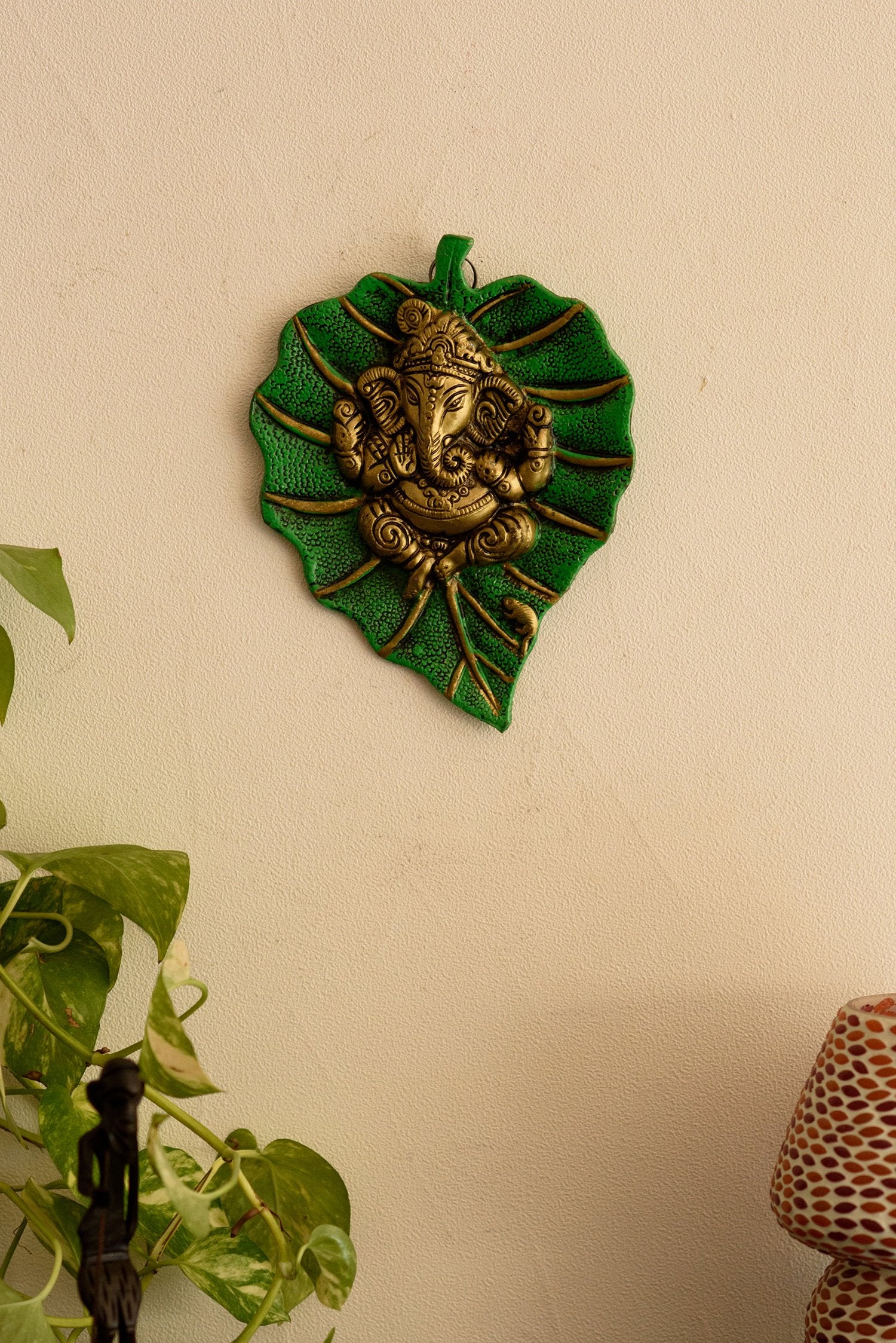 eCraftIndia Lord Ganesha on Green Leaf- image 3