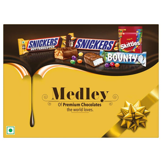 SNICKERS Medley Assorted Chocolates Gift Pack (Snickers, Bounty, M&M’s, Galaxy), 137.6g