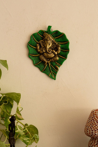 eCraftIndia Lord Ganesha on Green Leaf